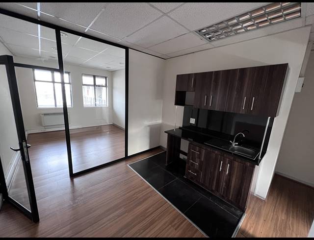 90M² OFFICE TO LET IN CENTURY CITY
